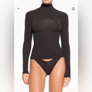 SKIMS Fits Everybody Turtleneck Top